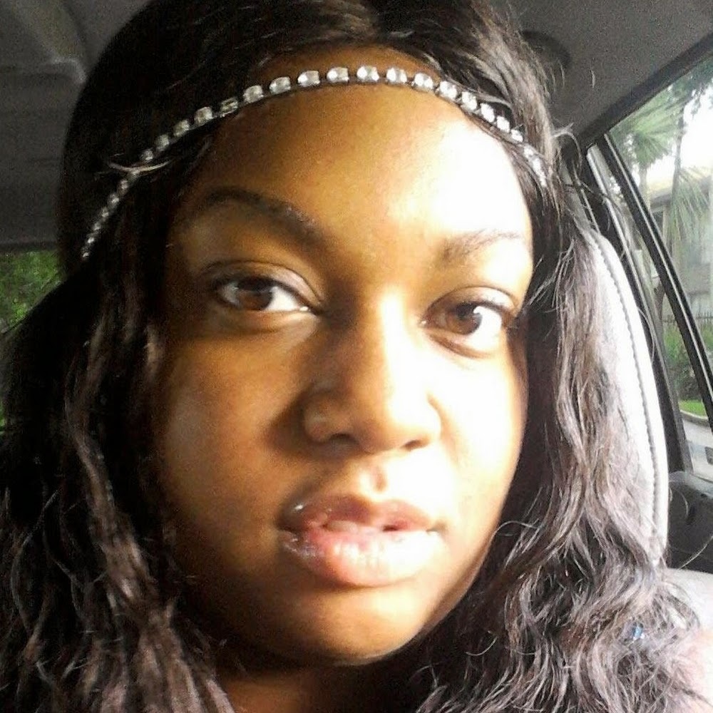 Meet your Posher, Viveca